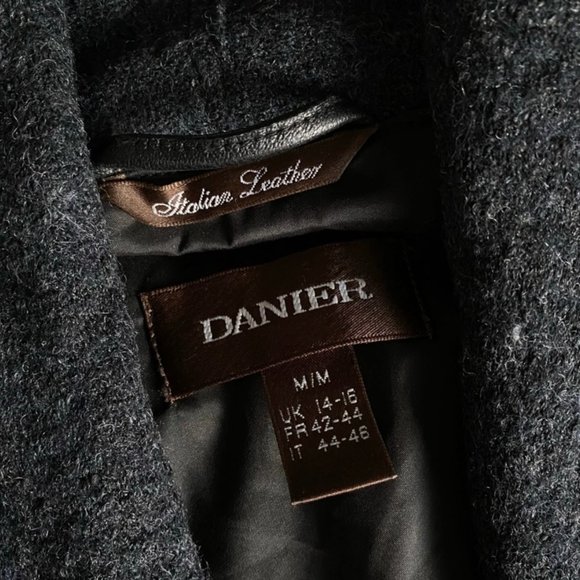 Danier Genuine Leather & Wool Jacket/Coatigan w/Snaps - Picture 5 of 9